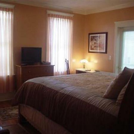 The River Lily Daytona Beach Bilik gambar