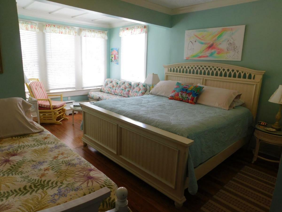 The River Lily Daytona Beach Bilik gambar